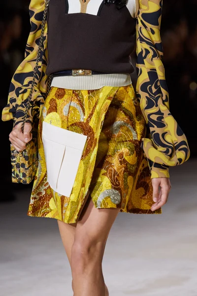 Look 51